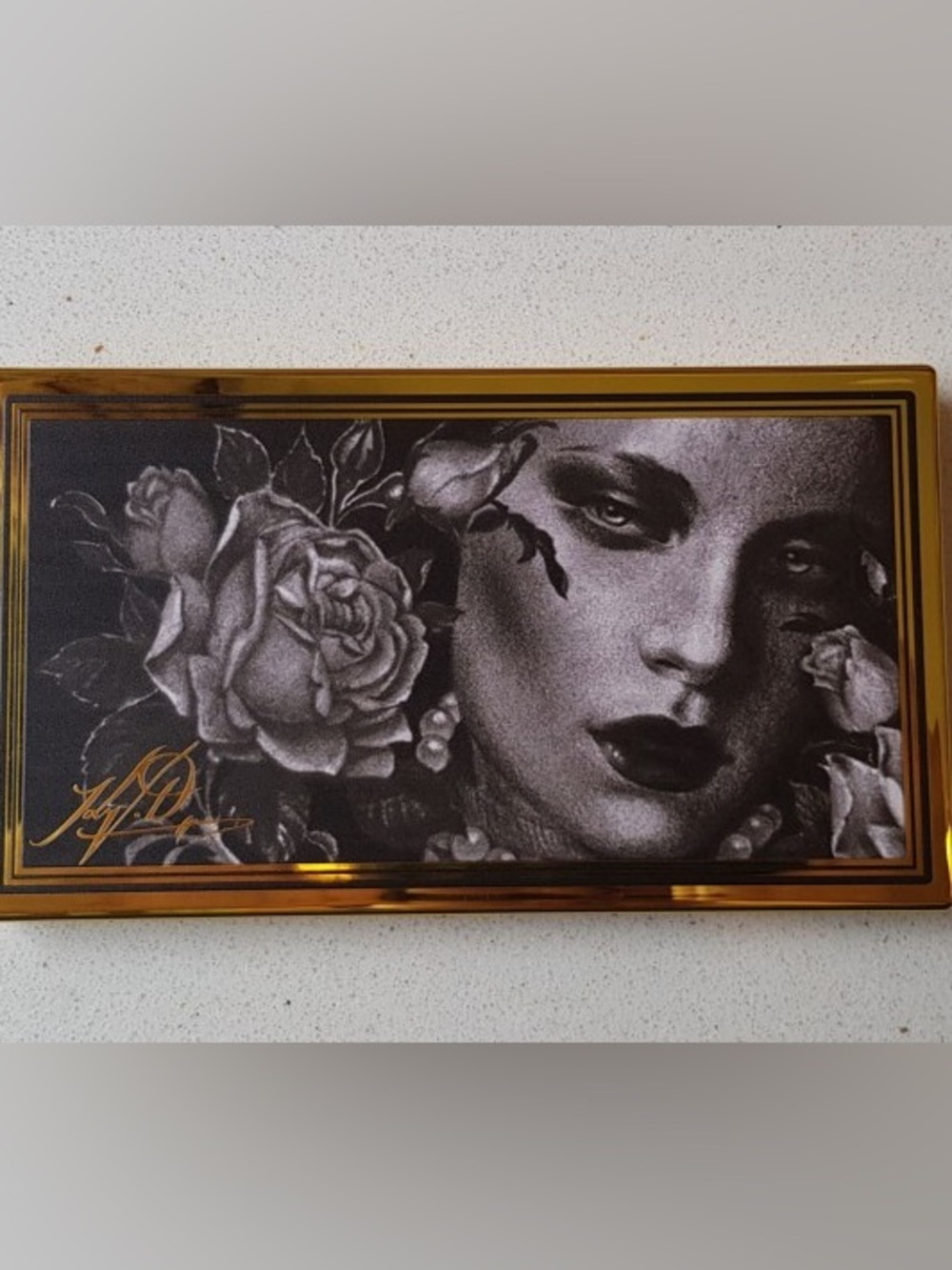 Kat Von D 10th anniversary Luxury Eyeshadow Palette - Hard to find!!!!